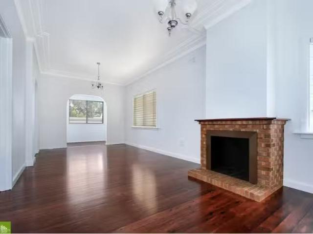 1/208 Farmborough Rd, Farmborough Heights Apartment for rent.