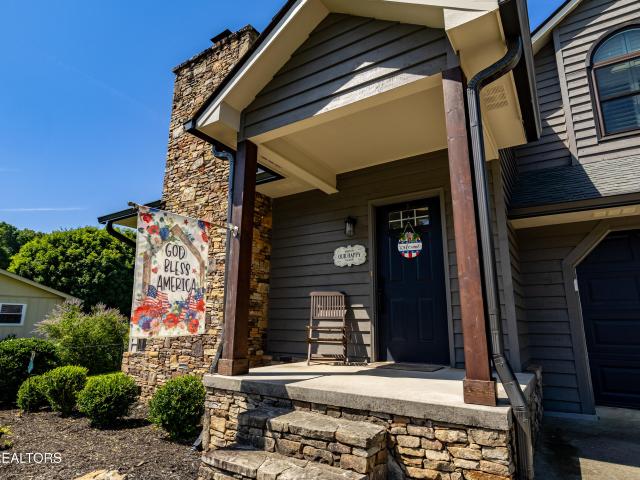 1208 Hoss Rd