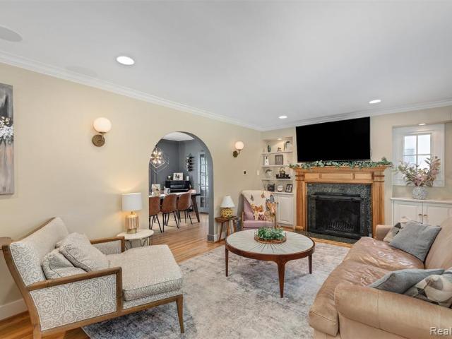 1208 Villa Road