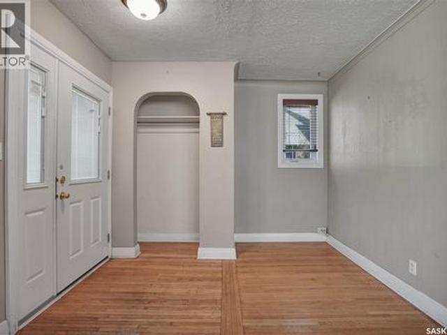 1209 Broadway Avenue, Saskatoon, SK, S7H 2A4 house for sale | Listing ID SK050413 | Royal LePage