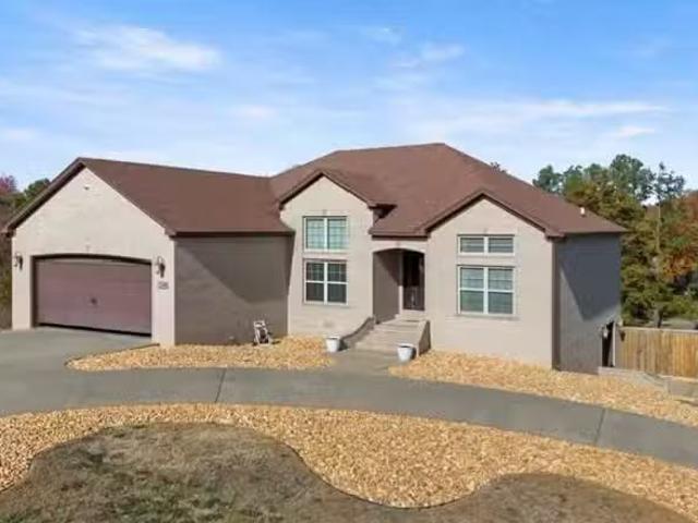 1209 E ELM ST, RUSSELLVILLE, AR 72802