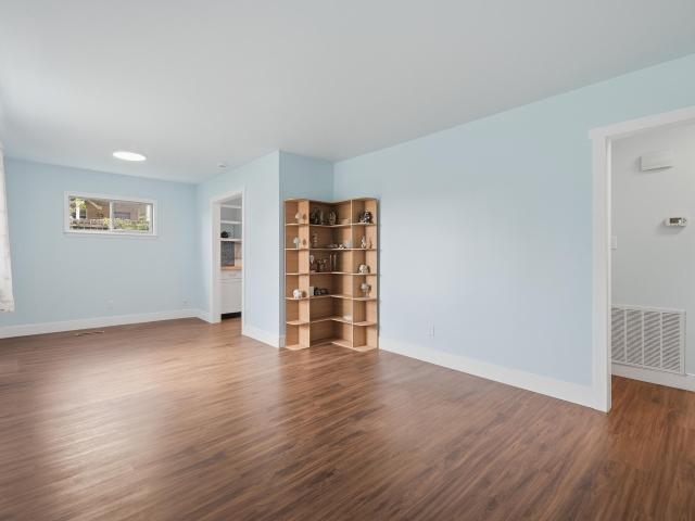 1209 Jarvis Avenue