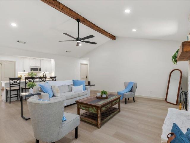 12006 Trianon Ln