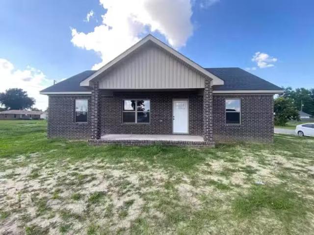 1200 MULBERRY DR, TRUMANN, AR 72472
