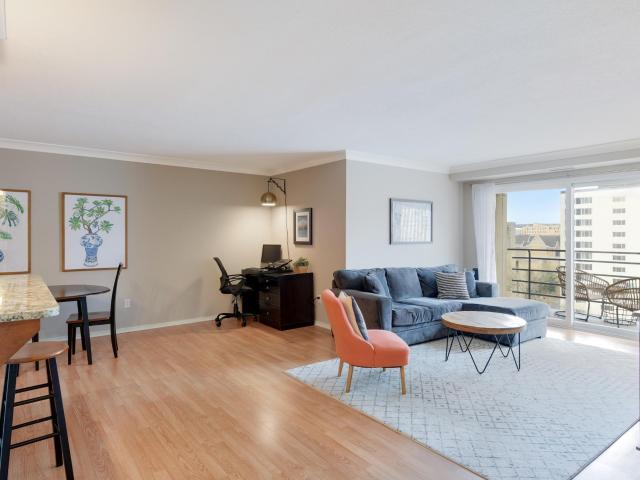 1200 Nicollet Mall # 914