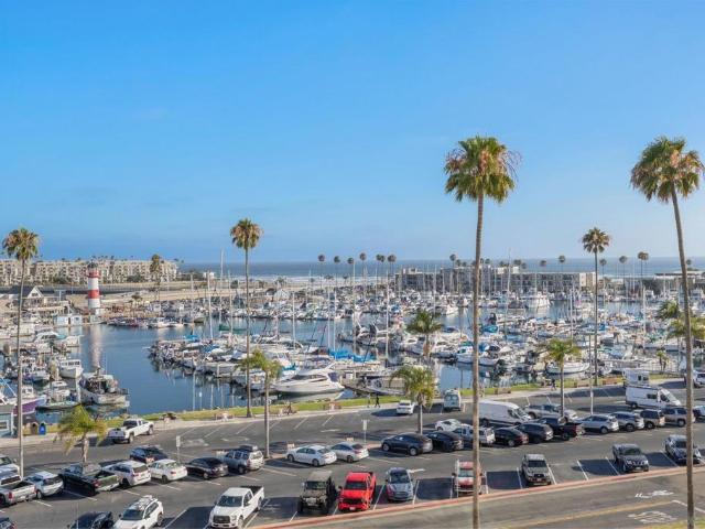 1200 Harbor Drive N 3C