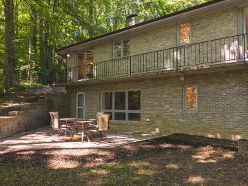 1200 Lakewood Dr