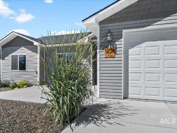 1200 Saddle Dr