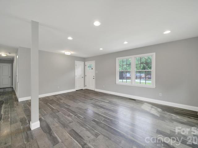 1200 Vickie Lane