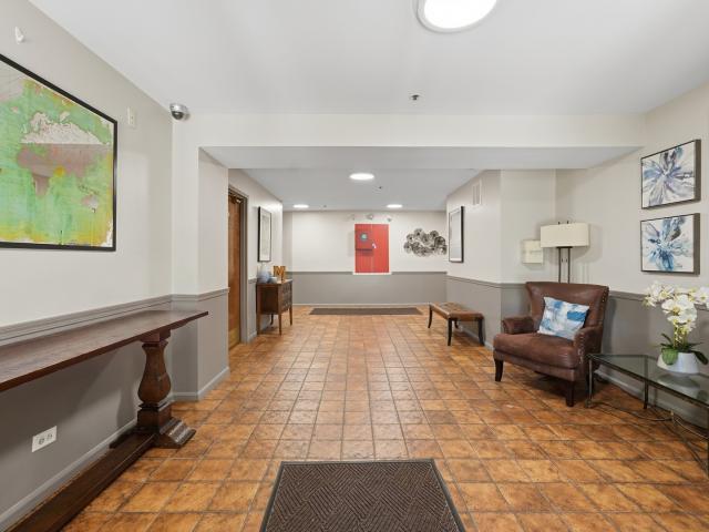 1200 W Northwest Highway # 307