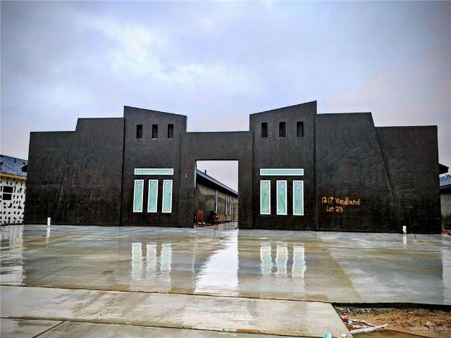 1200 Woodland Drive