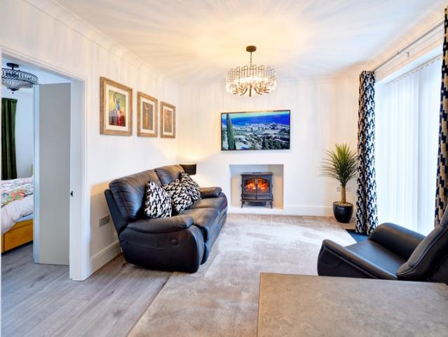 £1200pcm. All Bills Included 1 bedroom Apartment