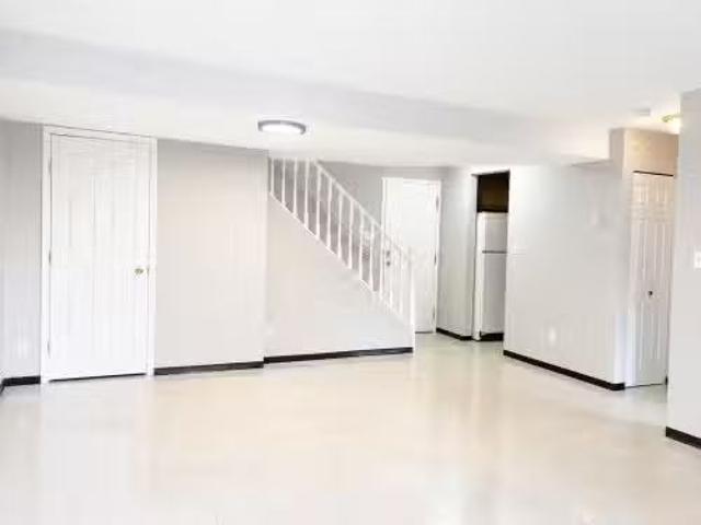 12014 220 Street, Maple Ridge, BC, V2X 5R5 lease for lease.
