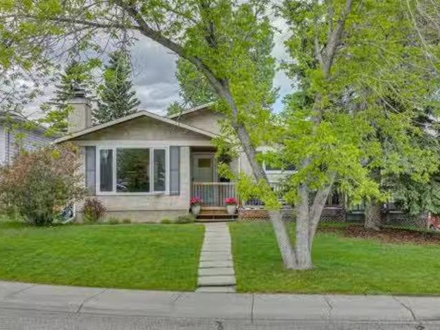 12019 Canfield Green Sw, Calgary, AB, T2W 1V3 house for sale.