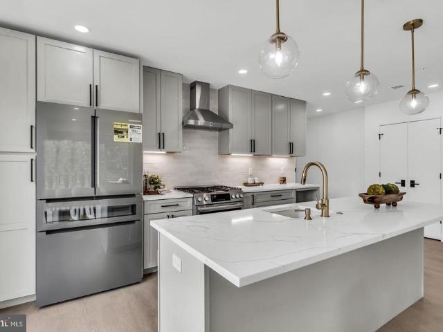1201 N Quinn Street # 201