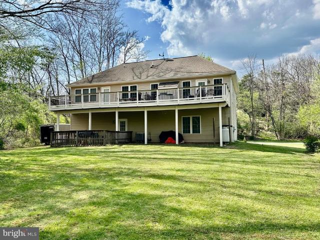1201 Lakeview Drive