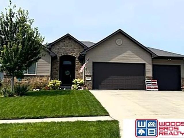 1201 Ridge Rd, Hickman, NE 68372