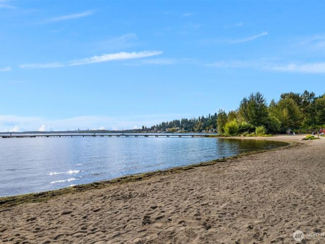 1201 th Avenue NE # 101