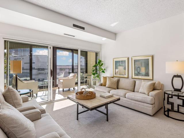 1201 Yale Place # 407
