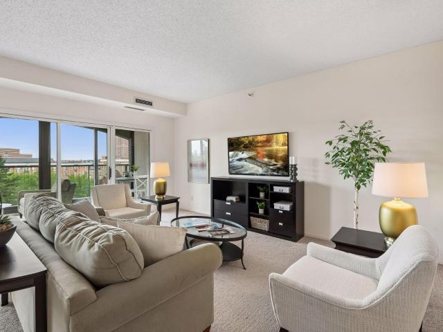 1201 Yale Place # 403