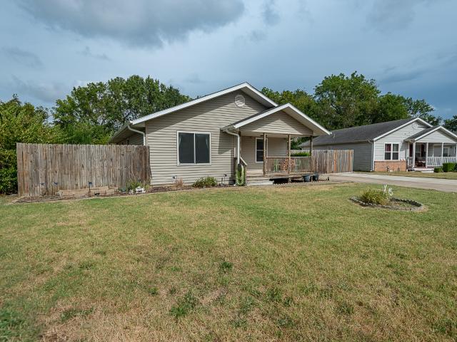 1202 N Oak Park Drive