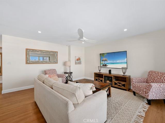1202 N Pacific Street 206B