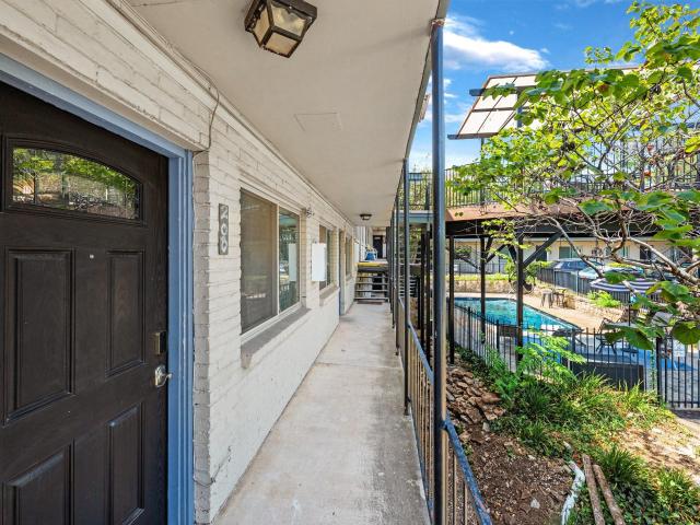 1202 Newning Ave # 208