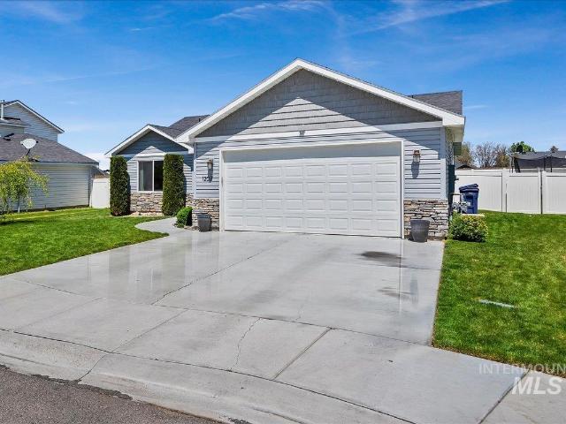 1202 Noah Dr