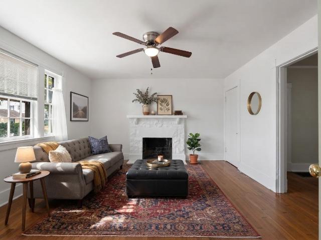 1202 Ashwood Ave