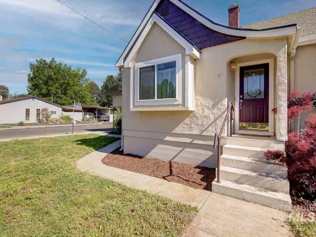 1202 E Main Street