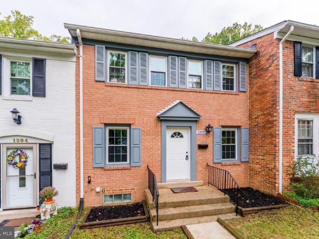 1202 Fox Run Place