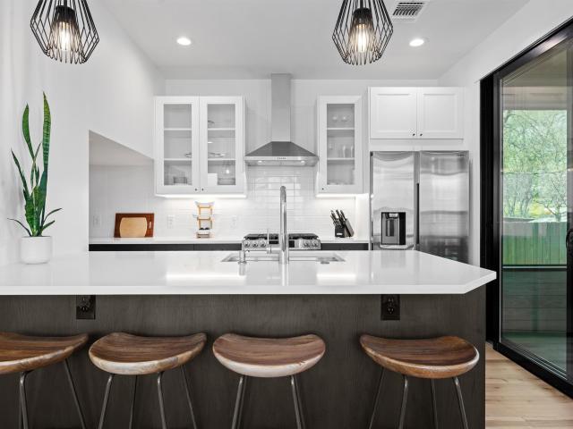 1202 Greenwood Ave