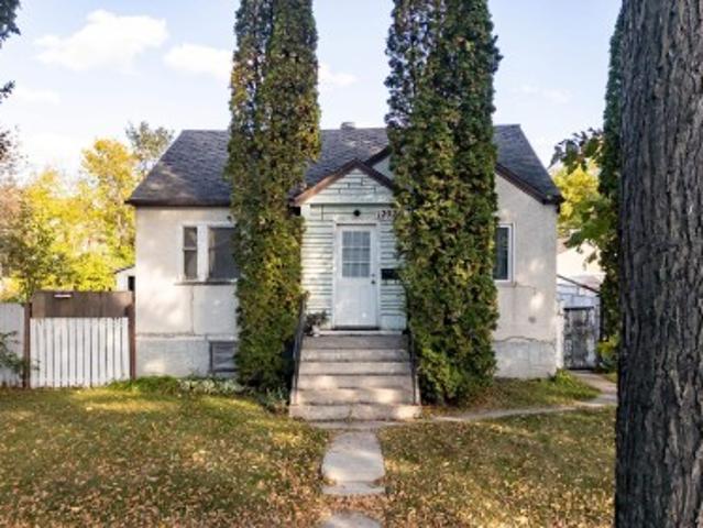 1202 Street Nw, Edmonton, AB, T5B 1M4 house for sale | Listing ID E4511 | Royal LePage