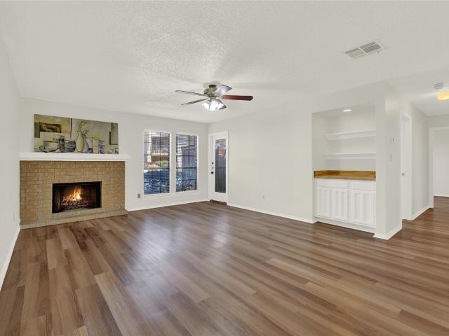 1202 Thorpe Ln # 701