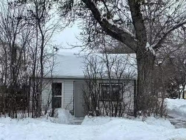 1203 Assiniboine Avenue, Brandon, MB, R7A 2B3 house for sale.
