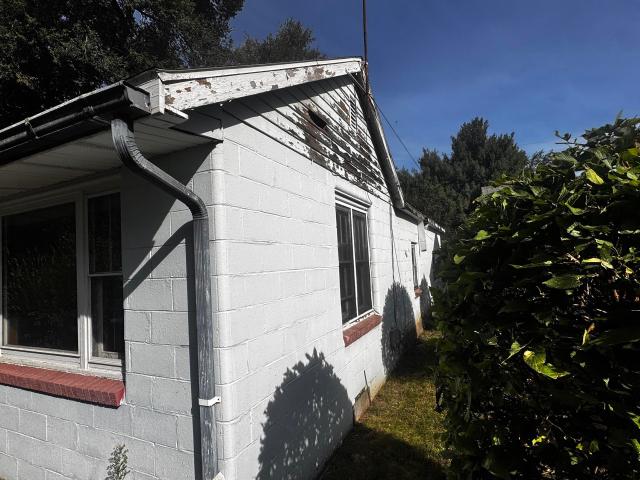 1203 Division Street