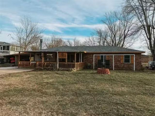1203 E COLLEGE AVE, BERRYVILLE, AR 72616