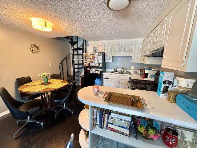 1203 Tiffany Ln. 3 A