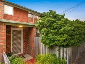 Geelong, Greater Geelong, Victoria - Equipped kitchen