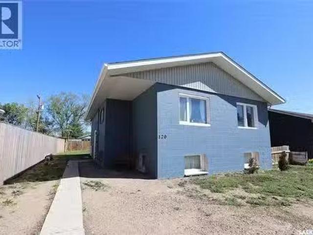 120 26Th Street W, Prince Albert, SK, S6V 4P9 house for sale.