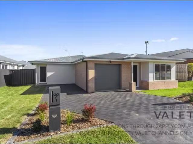 1/20 Caputar Way, LOCHINVAR Townhouse for rent Listed by Soph.