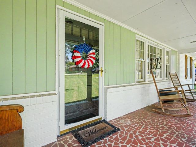 120 Carlton Drive