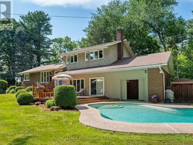120 Cross Cemetery Road, Front Of Leeds & Seeleys Bay, ON, K0E 1L0 house for sale | Listing ID X13587 | Royal LePage