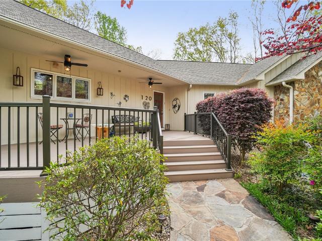 120 Beacon Ridge Circle