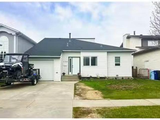 120 Bergeron Road, Fort Mcmurray, AB, T9K 2C1 house for sale.