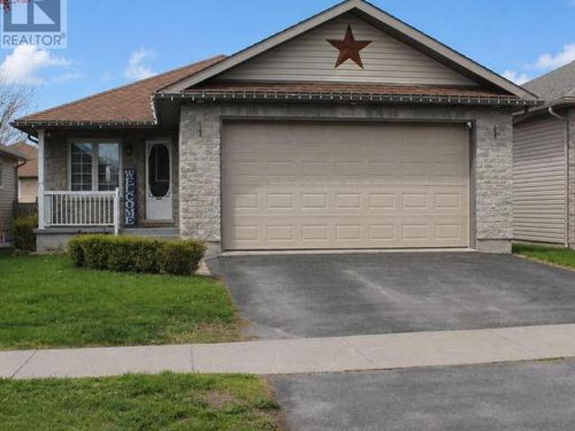 120 Blakely Street, Loyalist Amherstview, ON, K7N 0A6 house for sale | Listing ID X13067 | Royal LePage