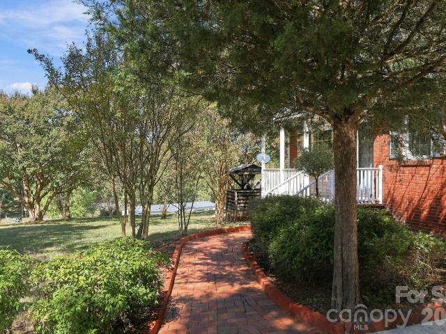120 Glenwood Drive SW
