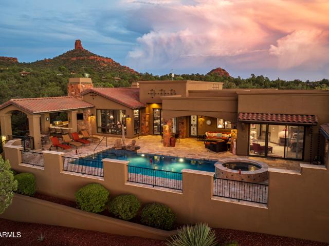 120 Desert Holly Drive