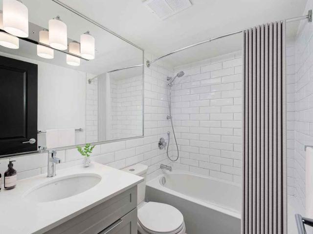 120 Dundas Street East 2 Bedroom Apartment for Rent at 120 Dundas St E, Mississauga, ON L5A 1W6 Cooksville