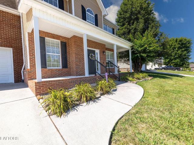 120 E Glenview Drive